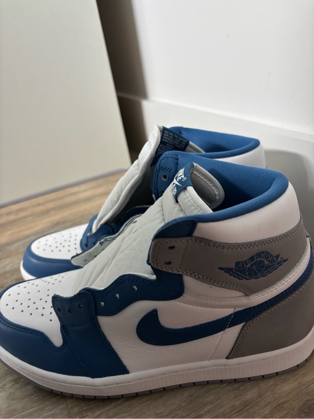 Nike Air Jordan 1 Mid White Blue Gray